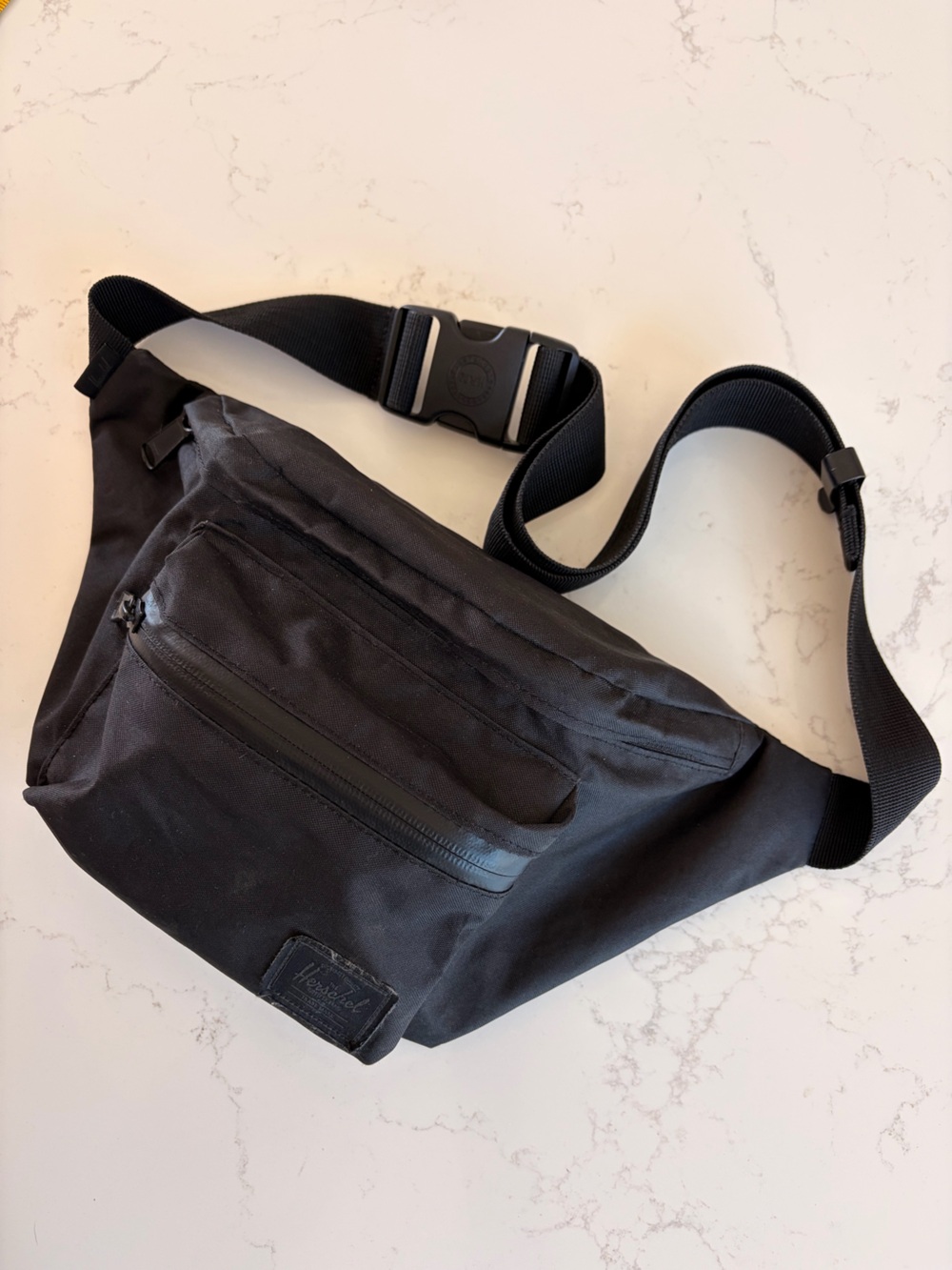 Herschel Supply Company Black Crossbody Fanny Pack Sling Bag